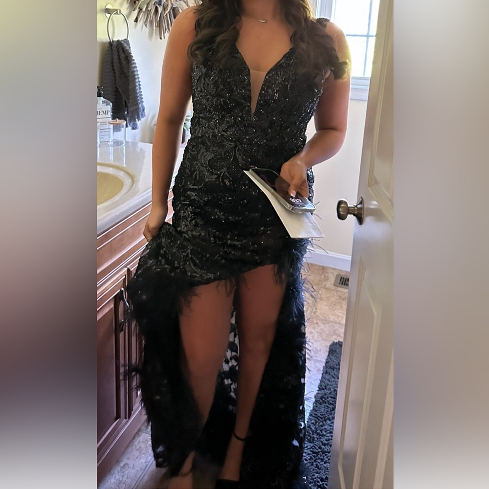 🌿 AMARRA Prom dress. Fits sizes 2-10. Worn once.
